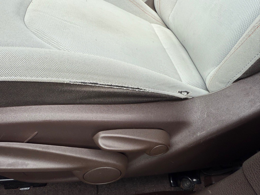 2015 Jeep Renegade Image 37