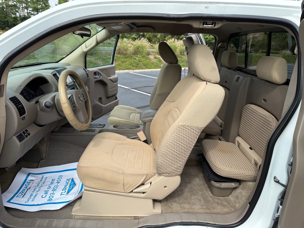 2017 Nissan Frontier Image 12