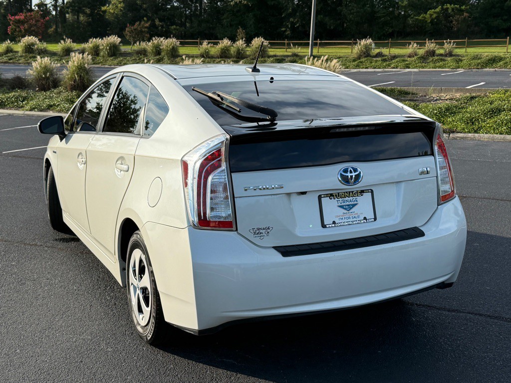2015 Toyota Prius Image 8