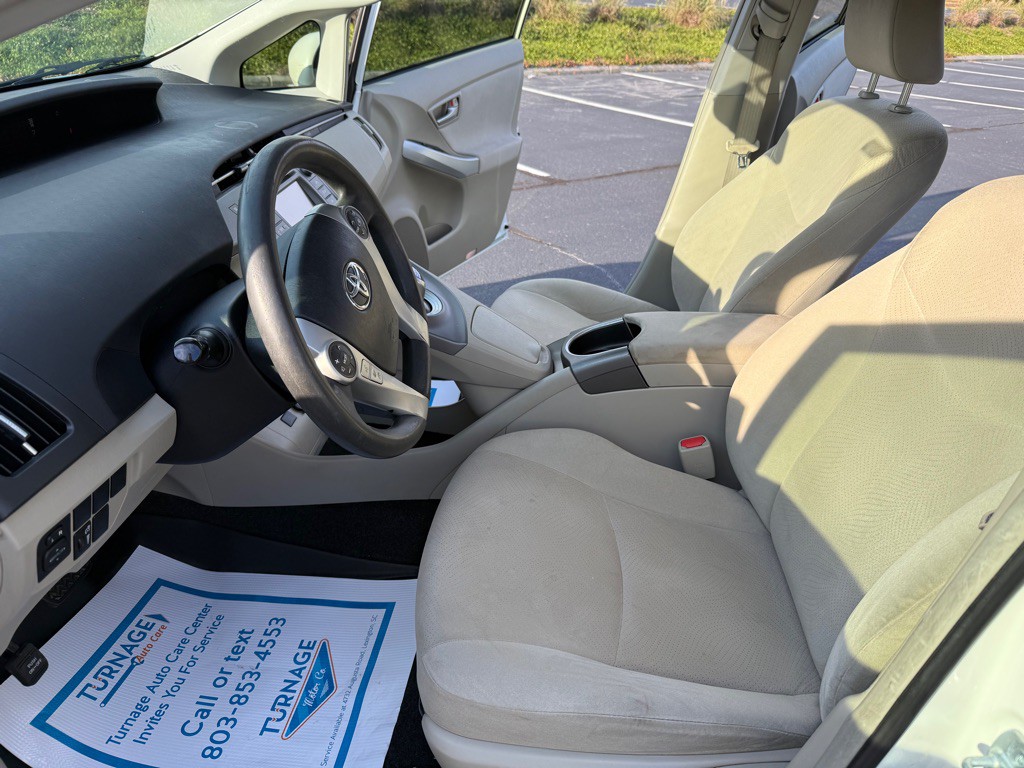 2015 Toyota Prius Image 11