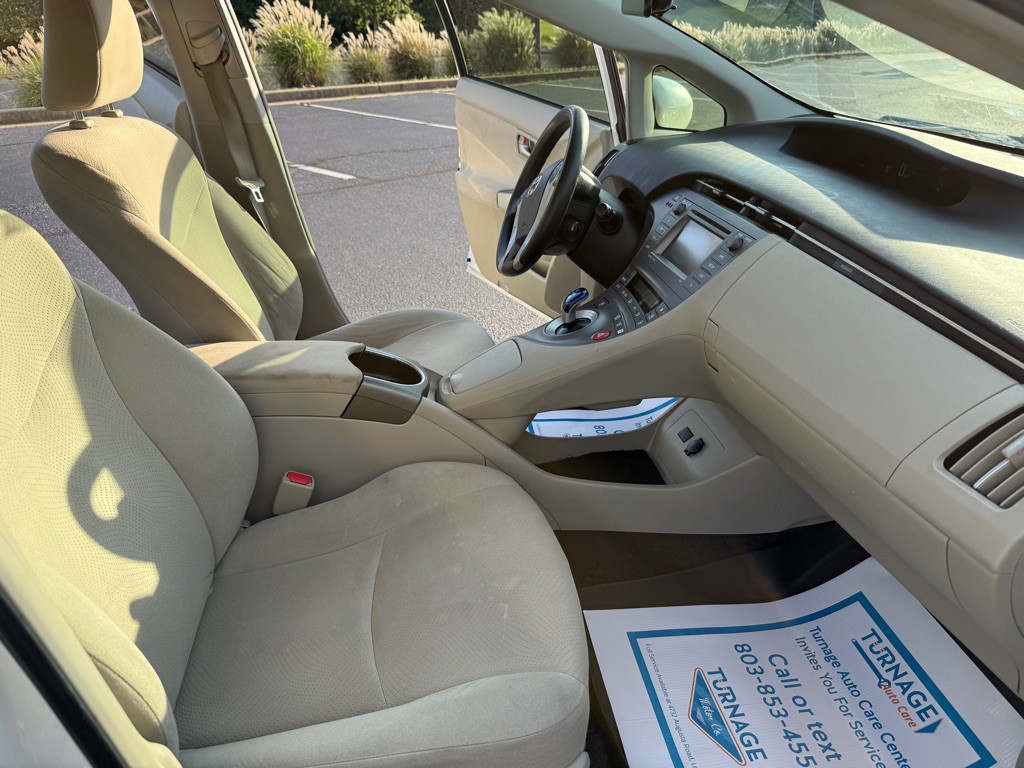 2015 Toyota Prius Image 14