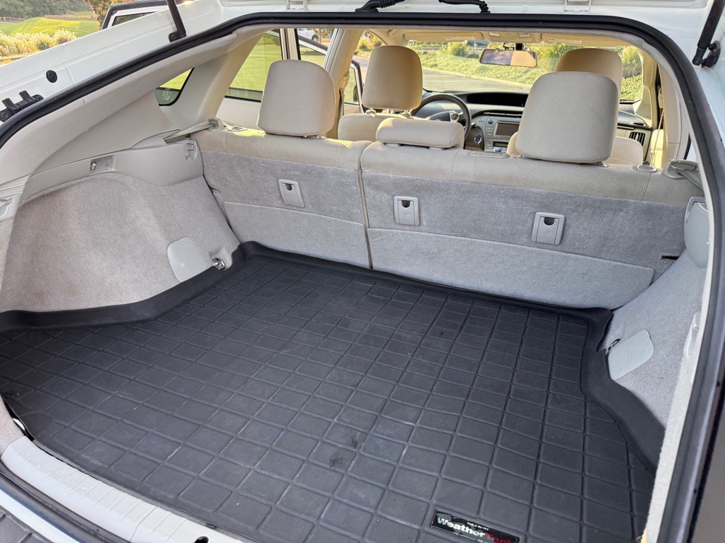 2015 Toyota Prius Image 17