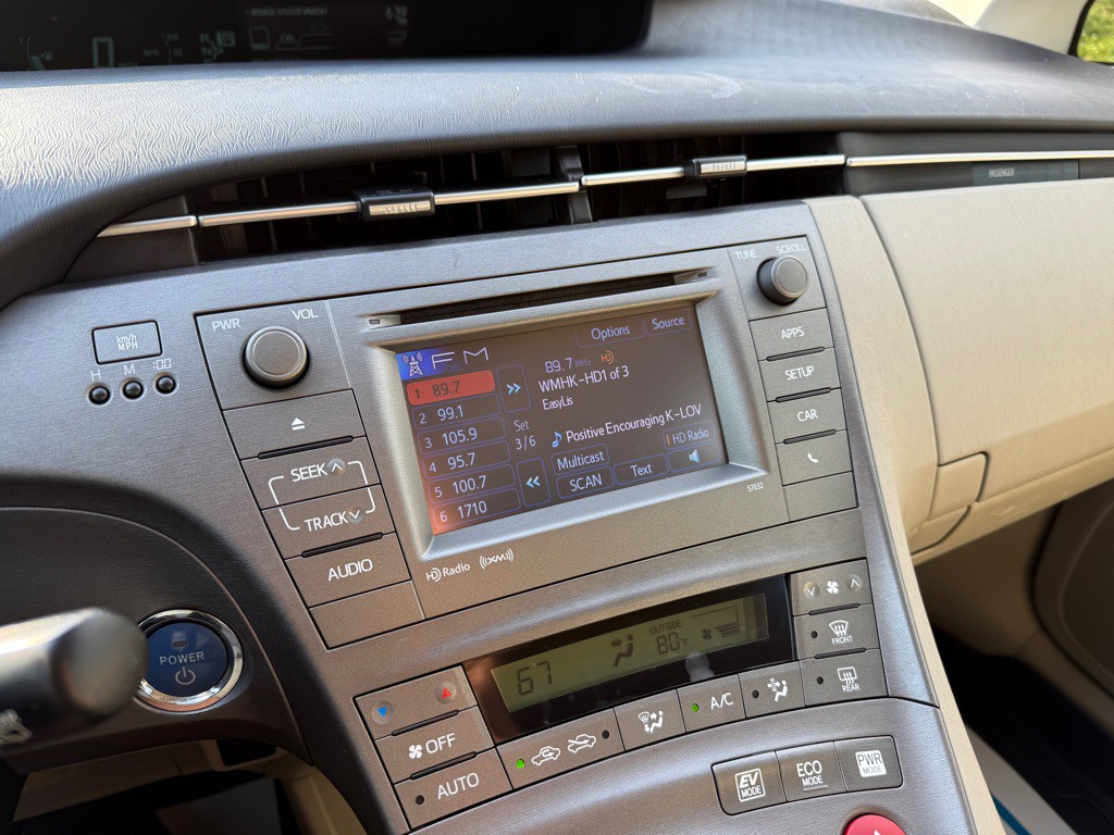2015 Toyota Prius Image 19