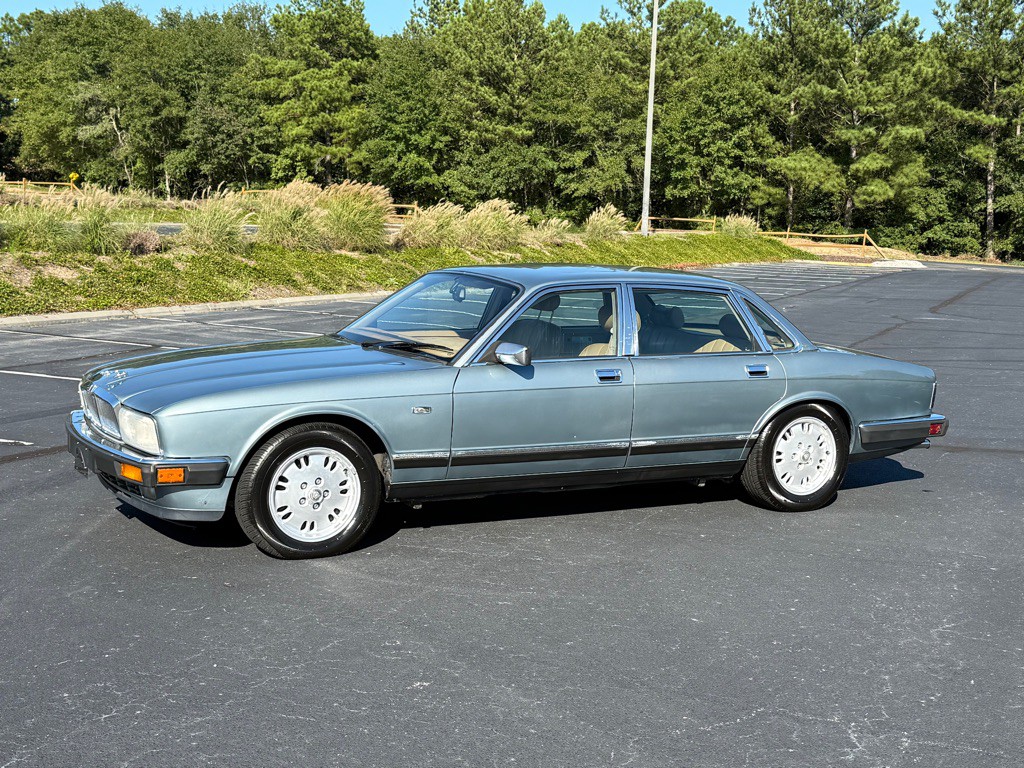1994 Jaguar XJ Image 4