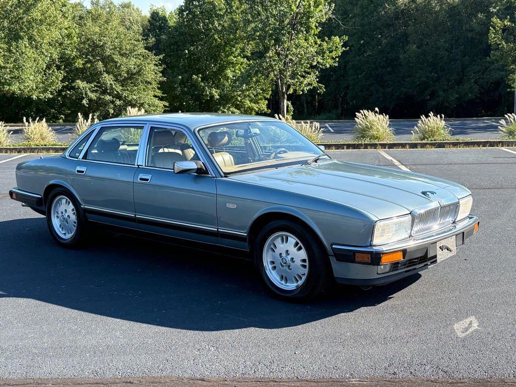 1994 Jaguar XJ Image 8