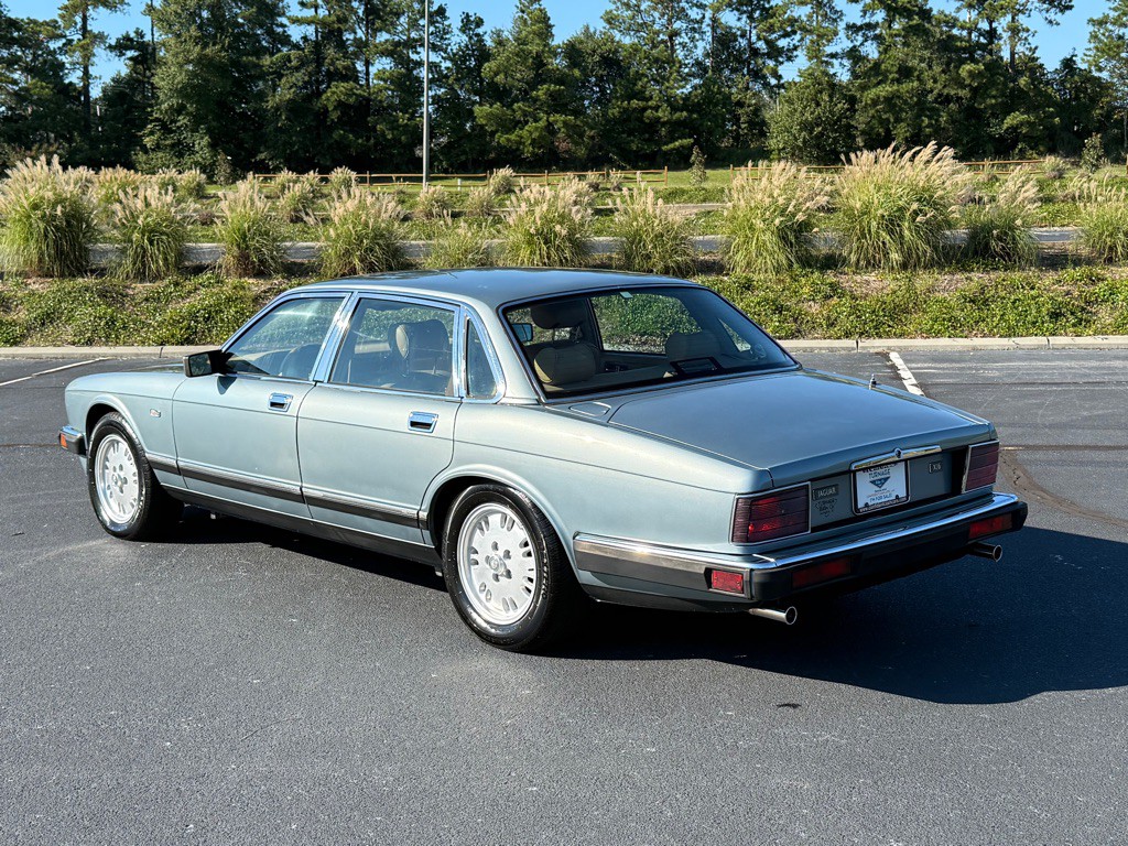 1994 Jaguar XJ Image 16