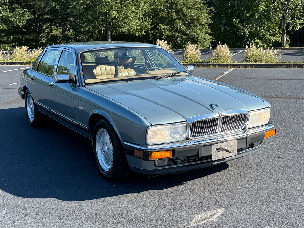 1994 Jaguar XJ Image 8