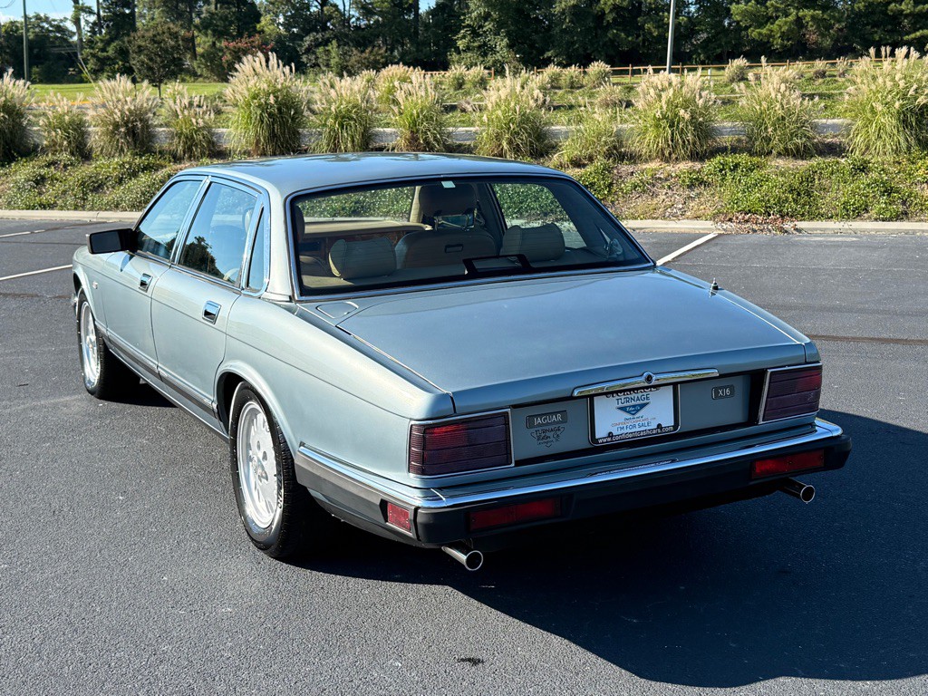 1994 Jaguar XJ Image 16