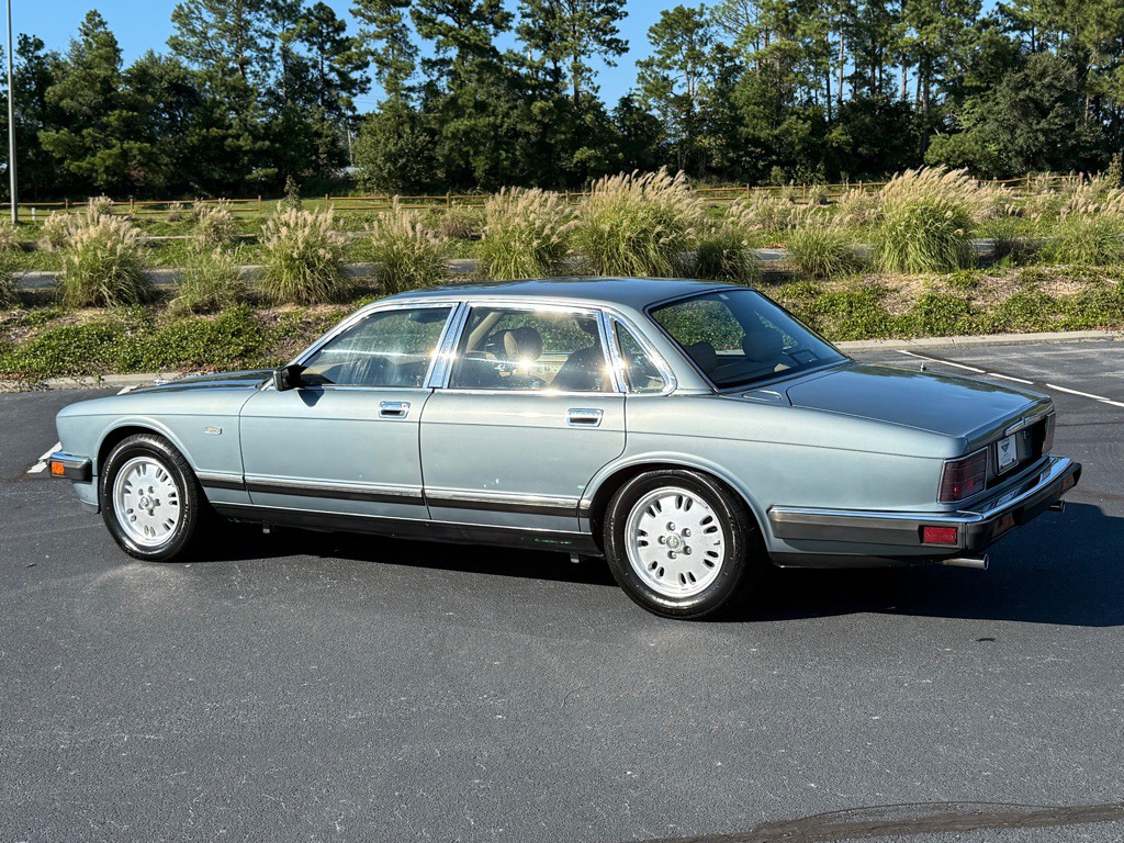 1994 Jaguar XJ Image 17