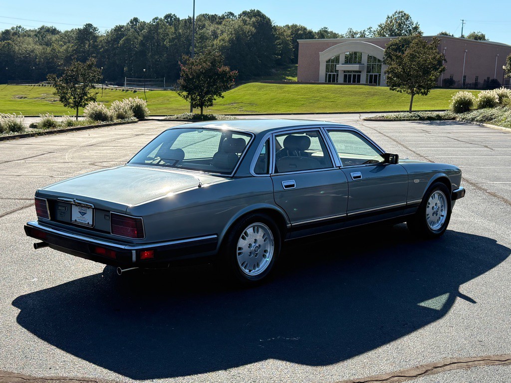 1994 Jaguar XJ Image 11