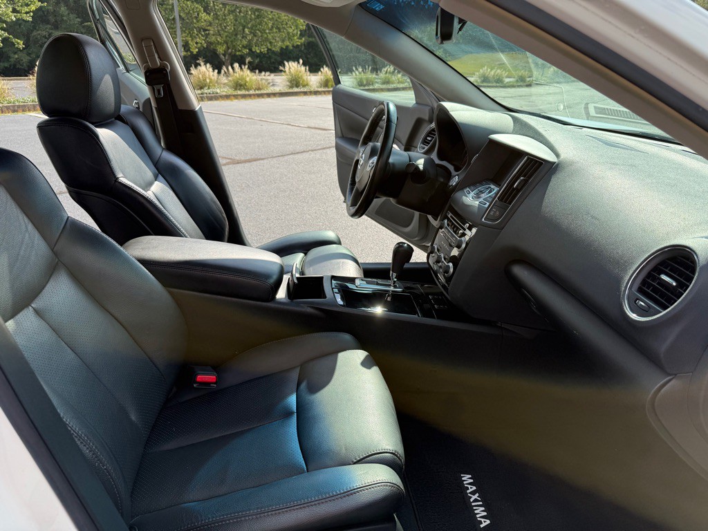 2010 Nissan Maxima Image 15