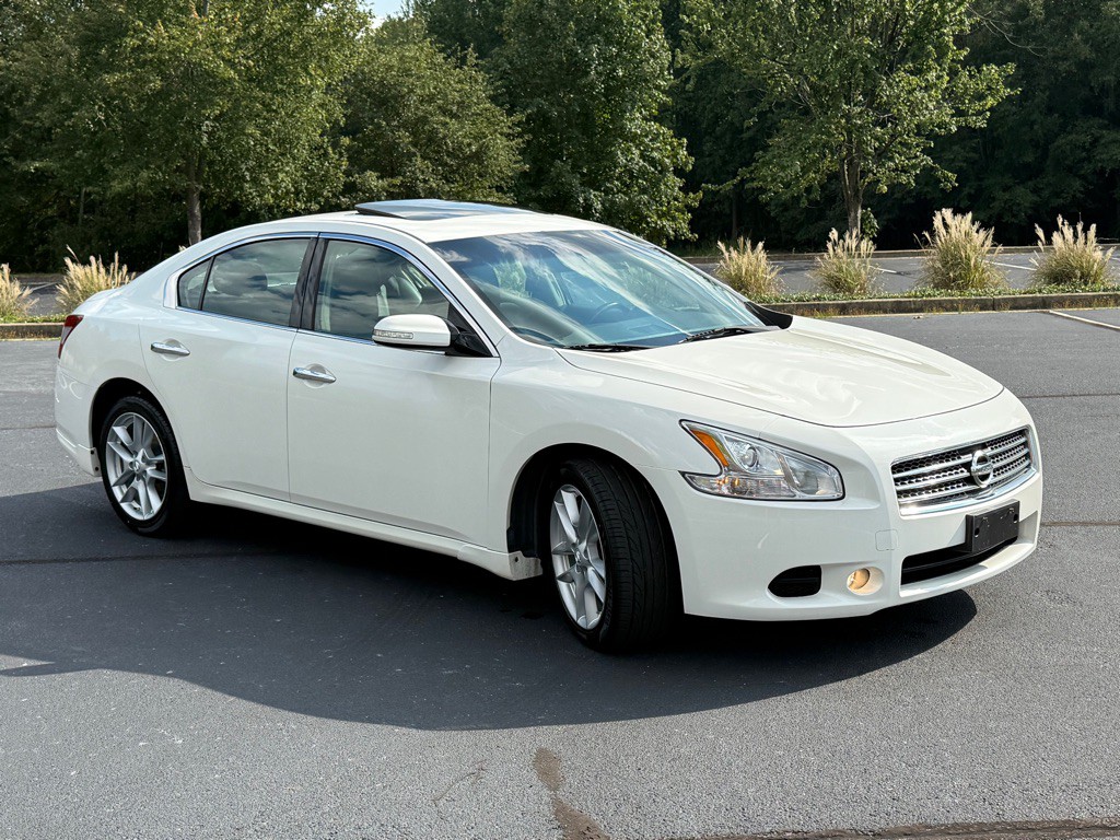 2010 Nissan Maxima Image 4