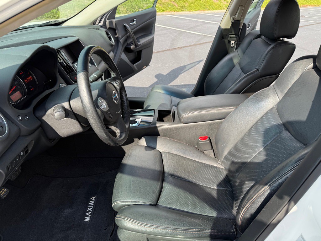2010 Nissan Maxima Image 11