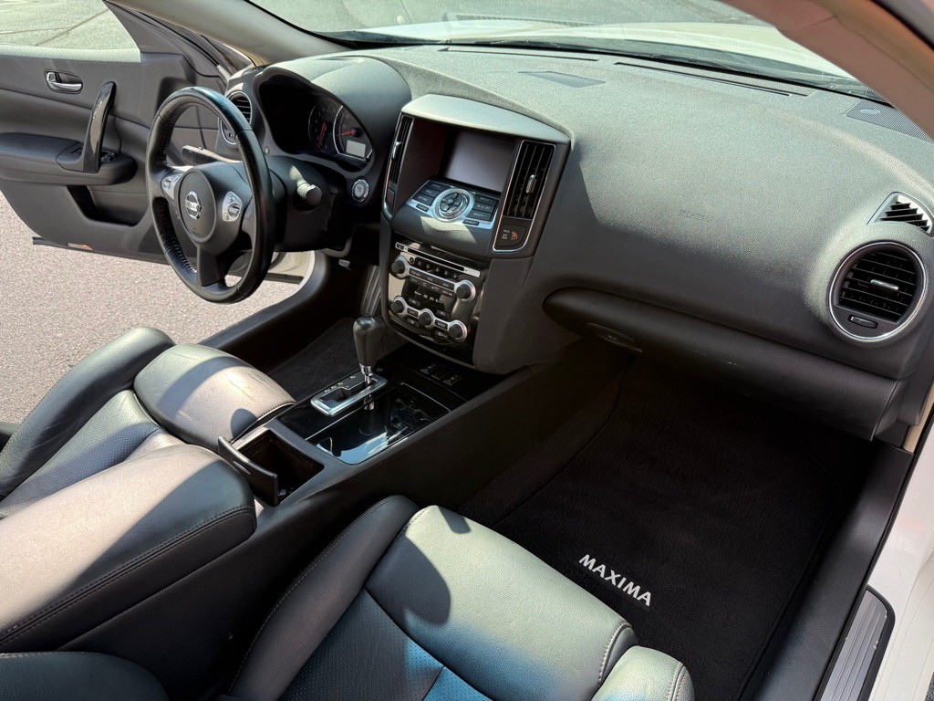 2010 Nissan Maxima Image 15