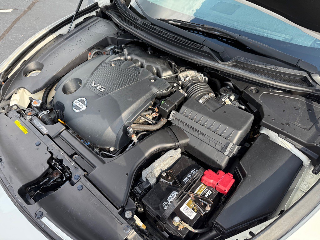 2010 Nissan Maxima Image 28