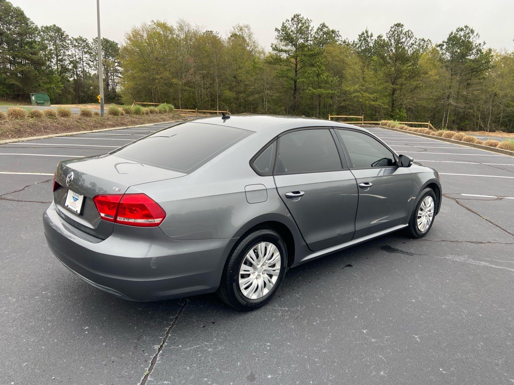 2015 Volkswagen Passat Image 9