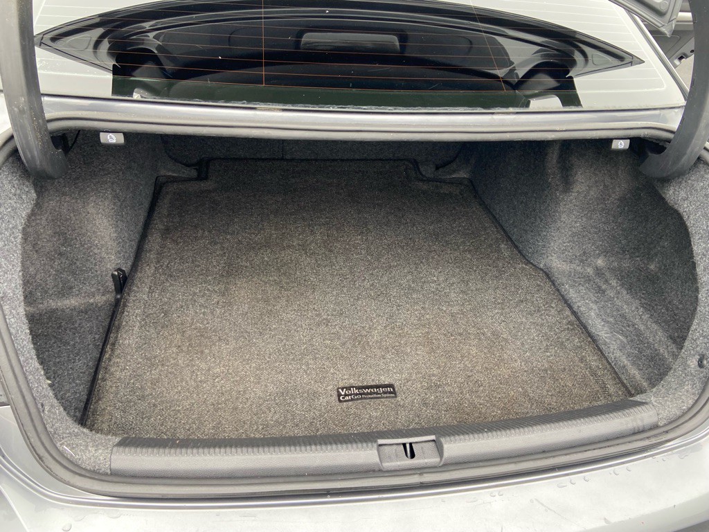 2015 Volkswagen Passat Image 18