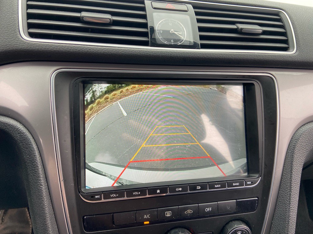 2015 Volkswagen Passat Image 21