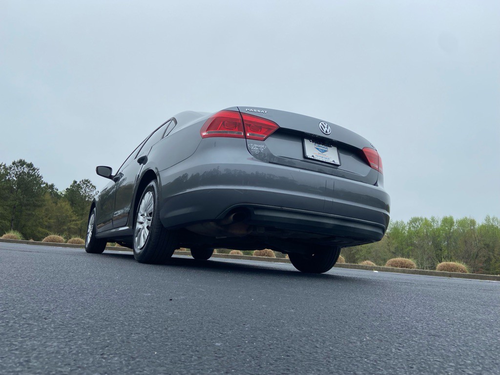 2015 Volkswagen Passat Image 30