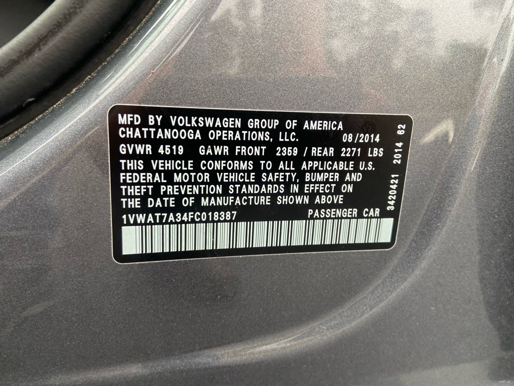 2015 Volkswagen Passat Image 38