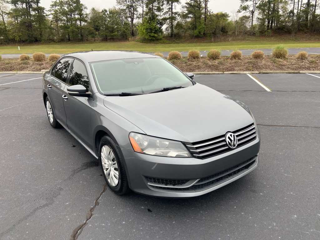 2015 Volkswagen Passat Image 2