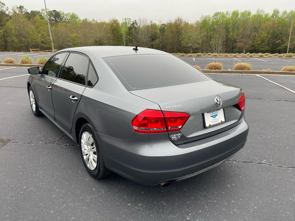 2015 Volkswagen Passat Image 8