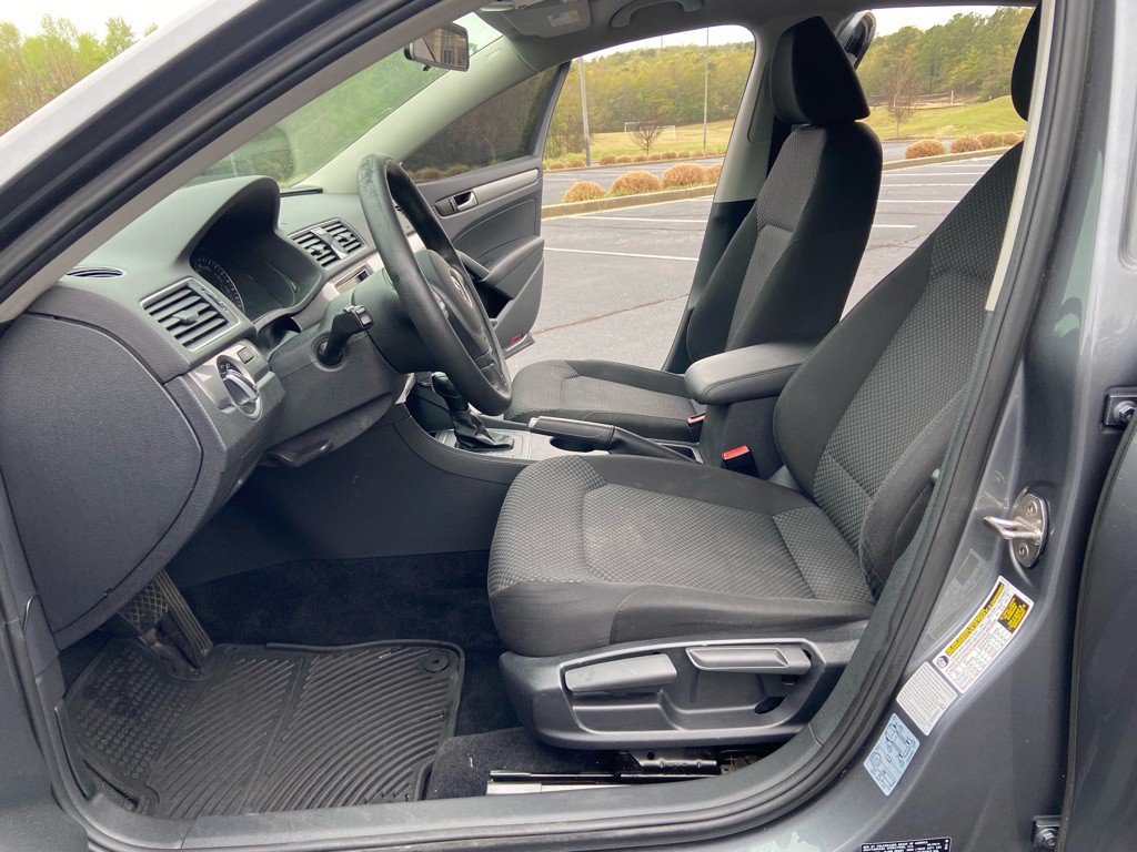 2015 Volkswagen Passat Image 11