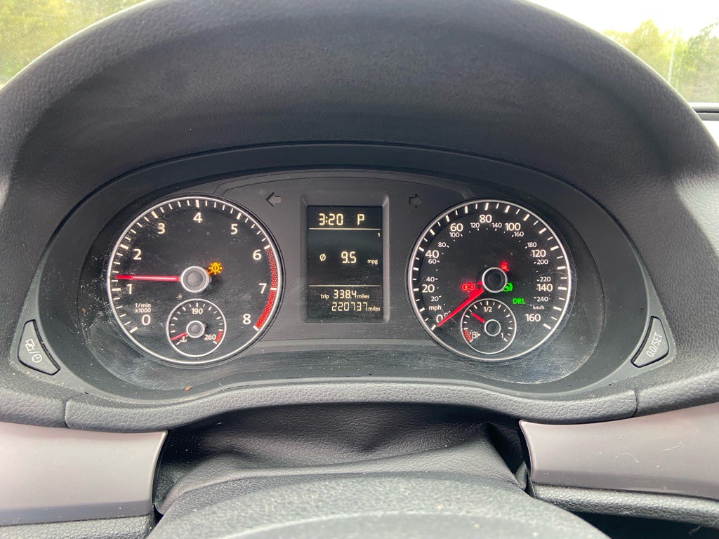 2015 Volkswagen Passat Image 20