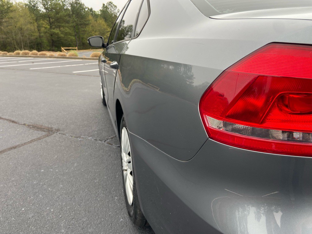 2015 Volkswagen Passat Image 30