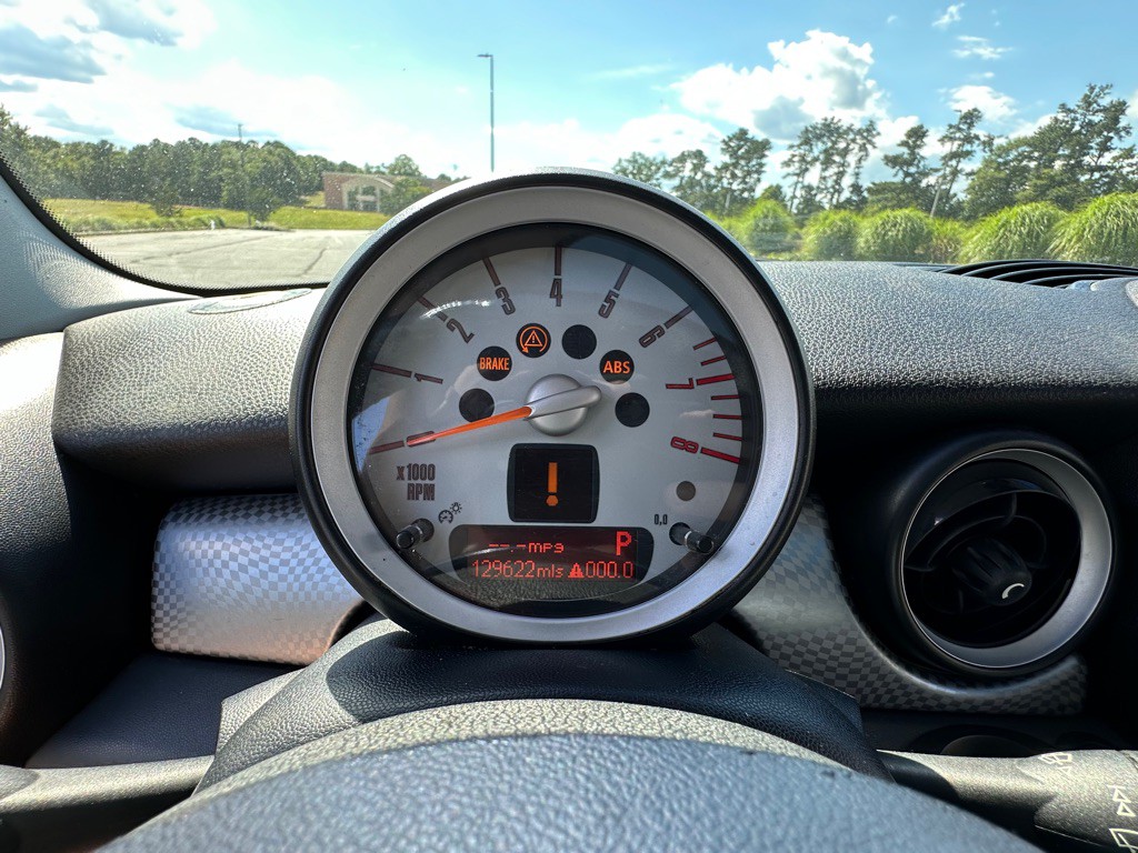 2009 MINI Cooper Image 23
