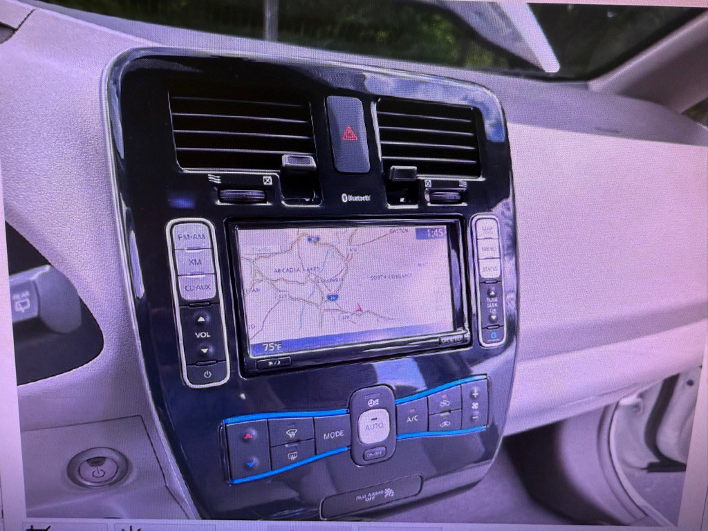 2011 Nissan Leaf Image 8