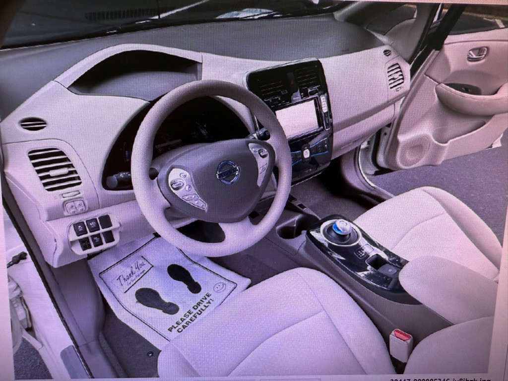2011 Nissan Leaf Image 7