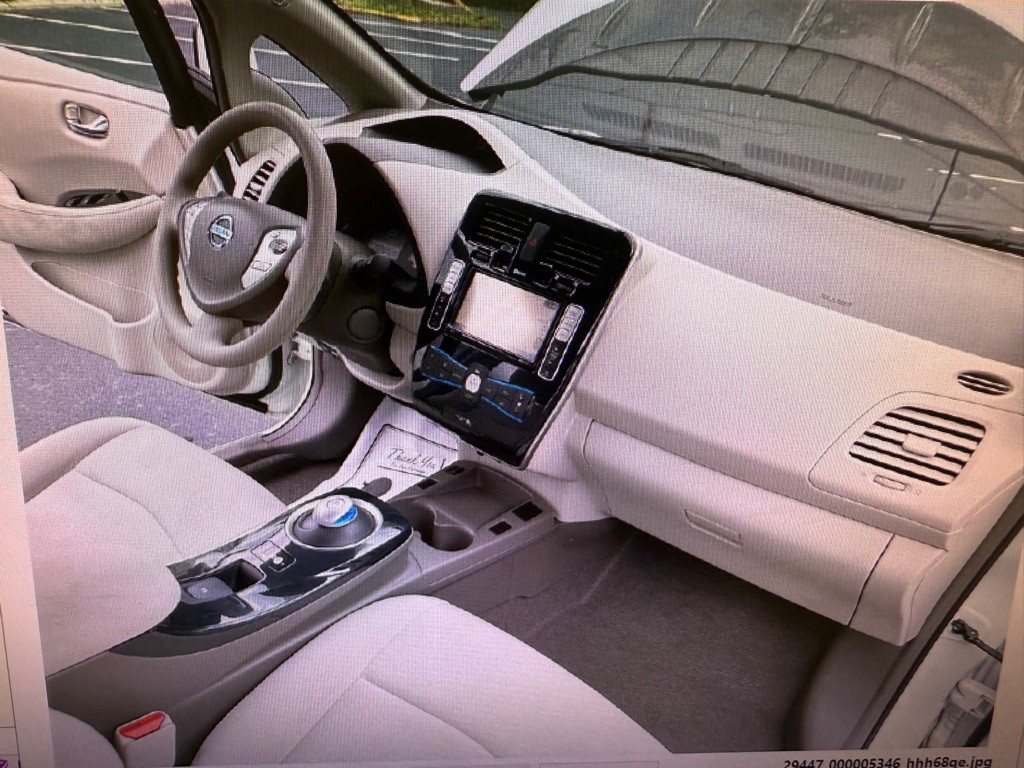 2011 Nissan Leaf Image 8