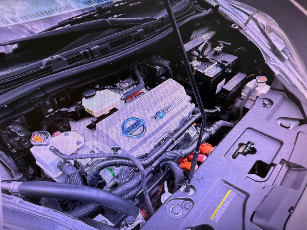 2011 Nissan Leaf Image 10