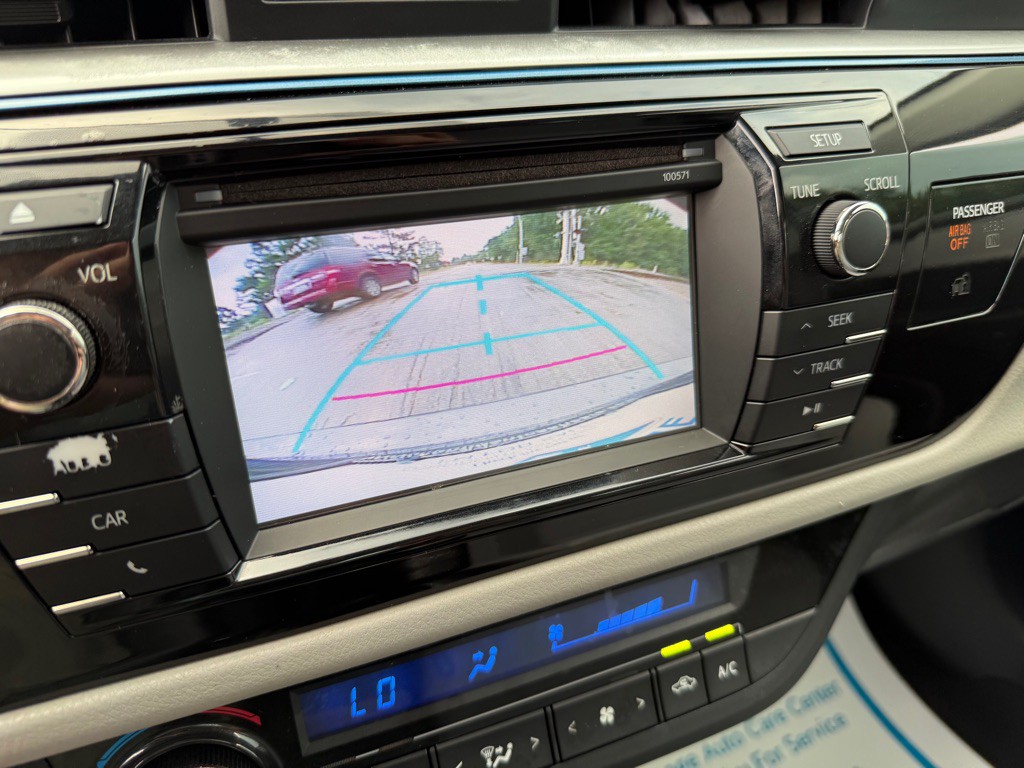 2016 Toyota Corolla Image 13