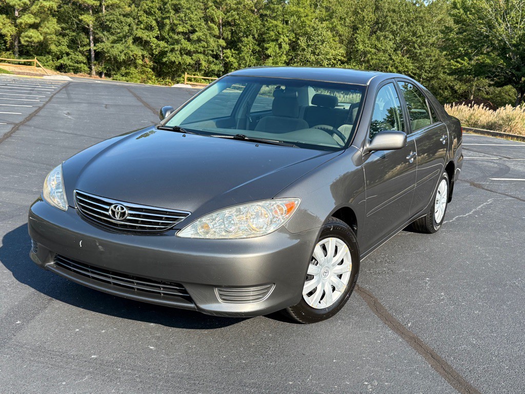 2005 Toyota Camry Image 1