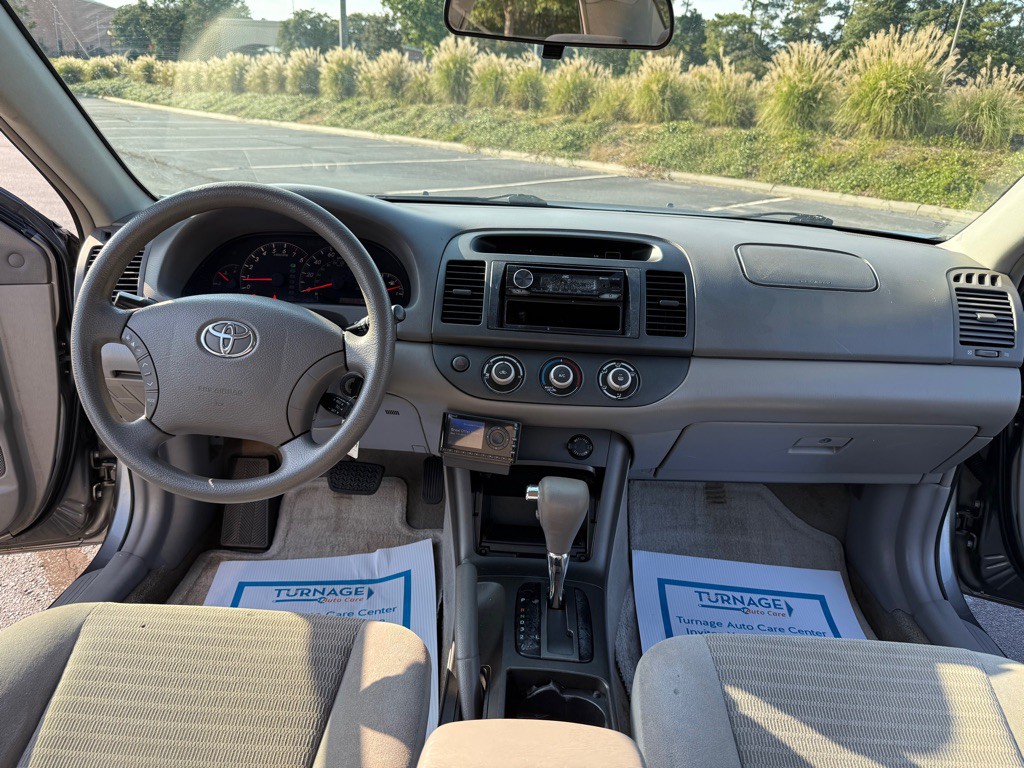 2005 Toyota Camry Image 12