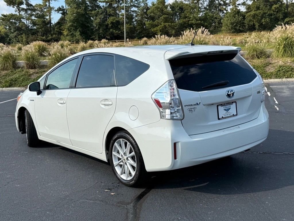 2012 Toyota Prius Image 9