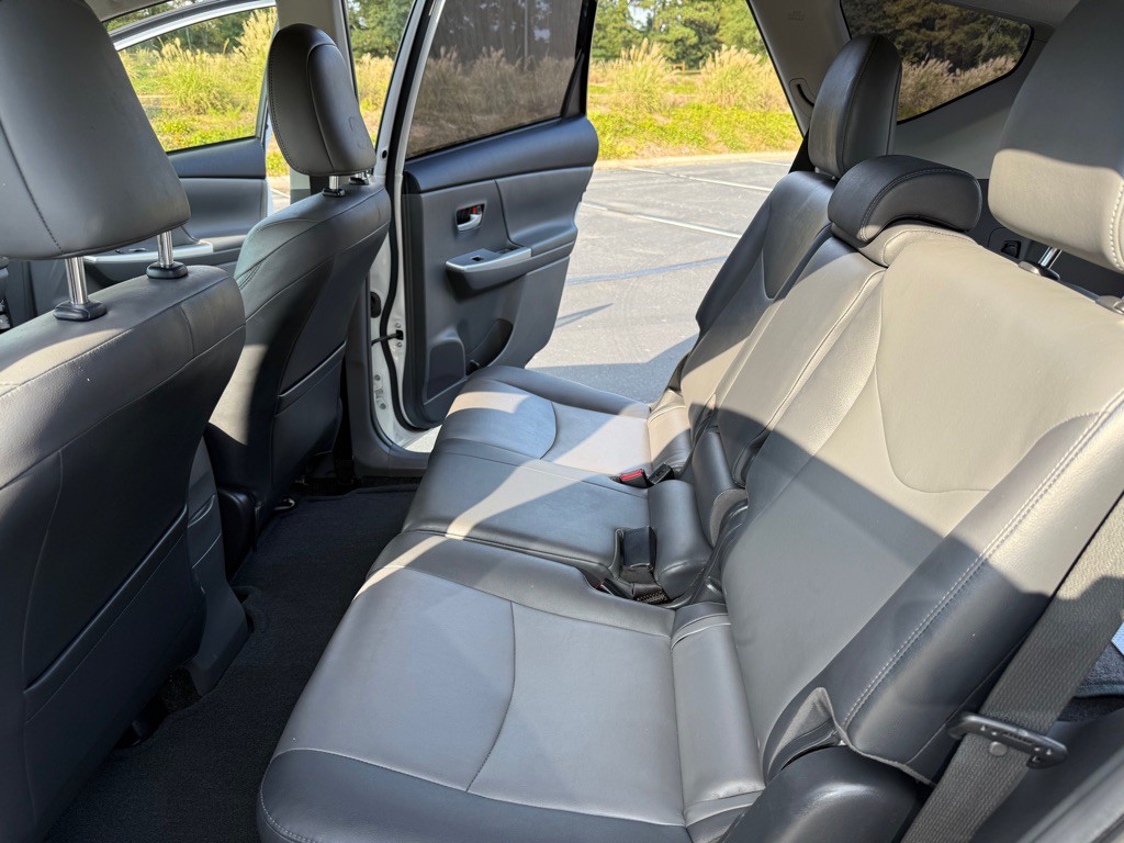 2012 Toyota Prius Image 17