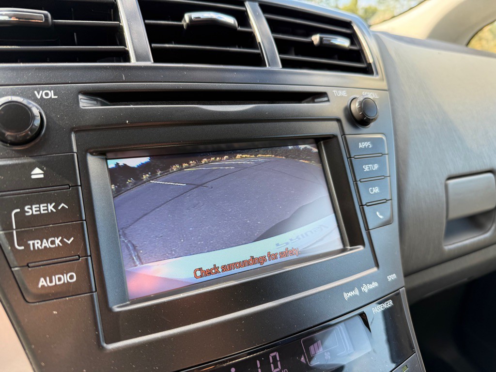 2012 Toyota Prius Image 21