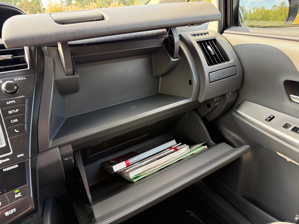2012 Toyota Prius Image 23