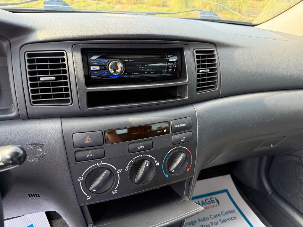 2003 Toyota Corolla Image 18