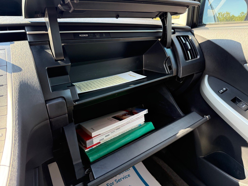 2013 Toyota Prius Image 23
