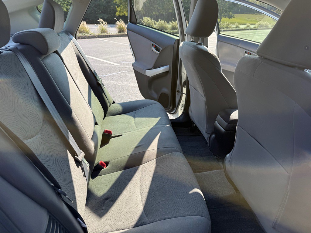 2013 Toyota Prius Image 18