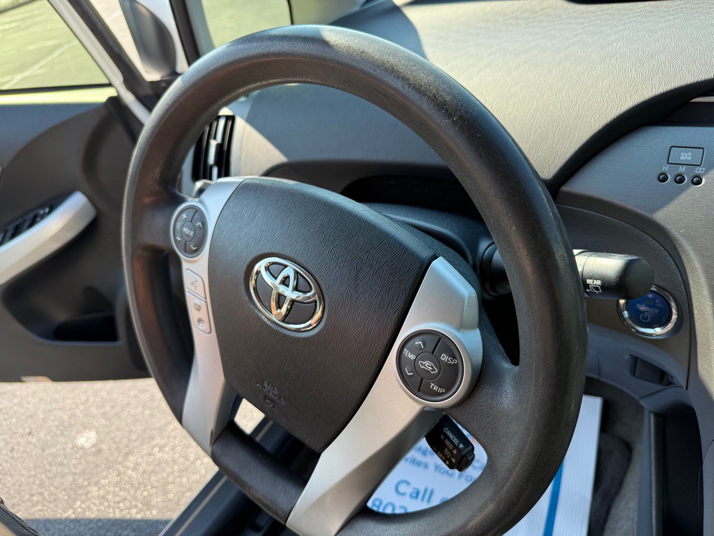 2013 Toyota Prius Image 25