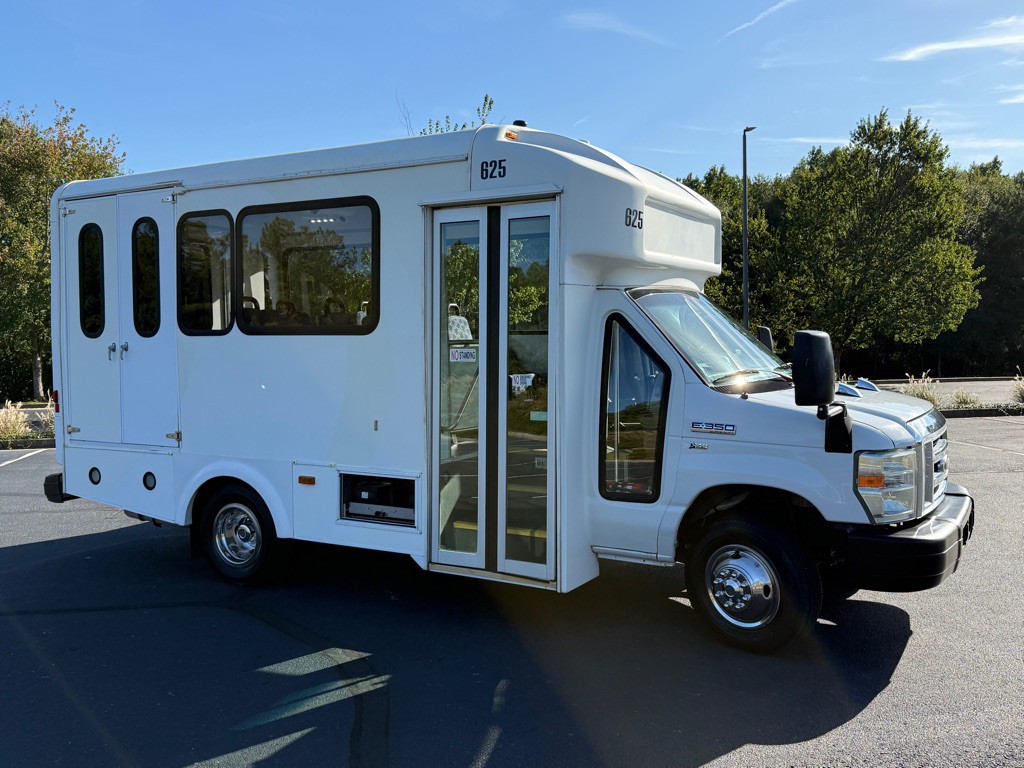 2015 Ford Econoline Image 5