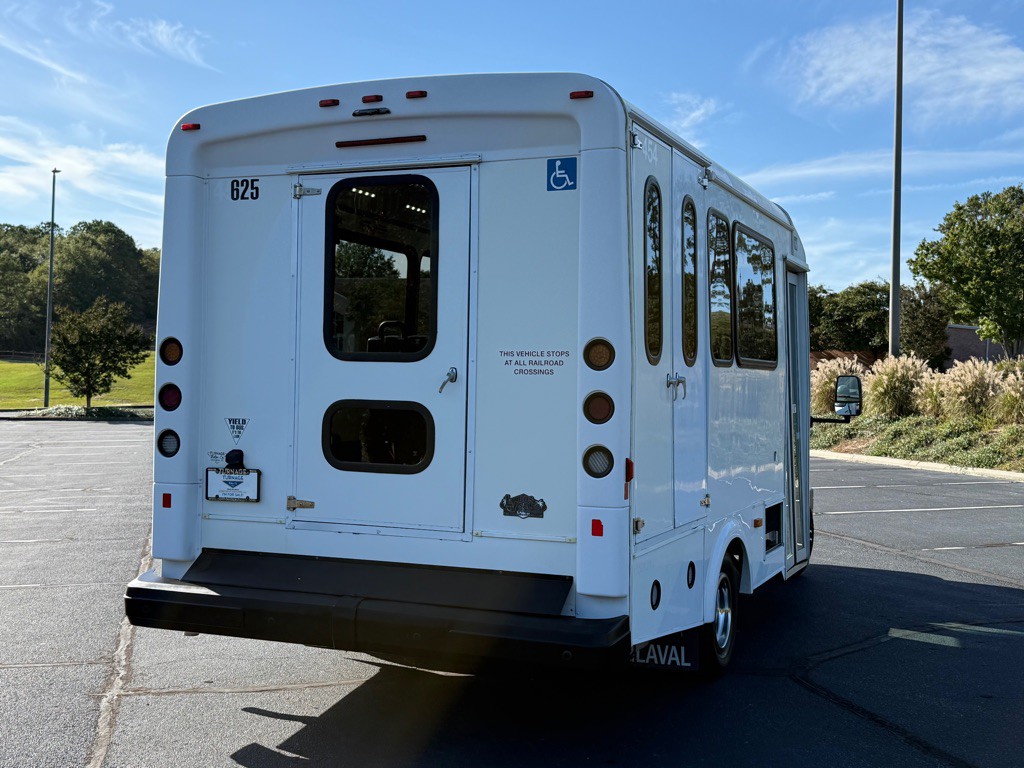 2015 Ford Econoline Image 8