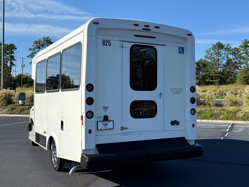 2015 Ford Econoline Image 9