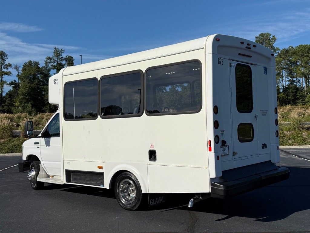 2015 Ford Econoline Image 10