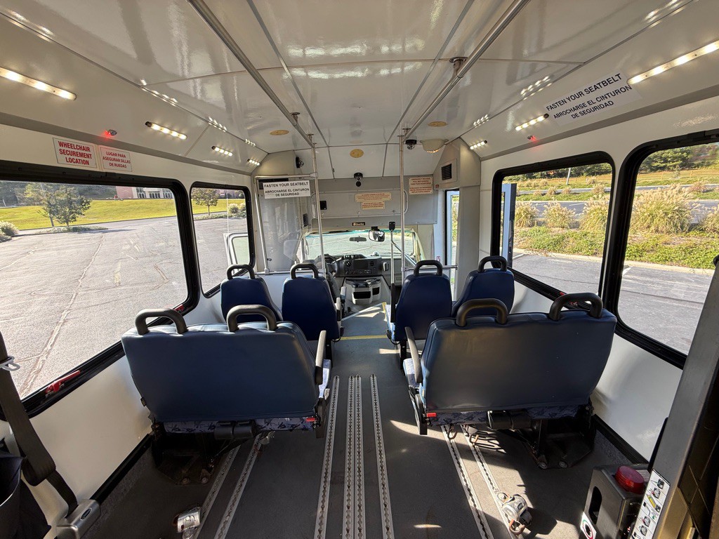 2015 Ford Econoline Image 19